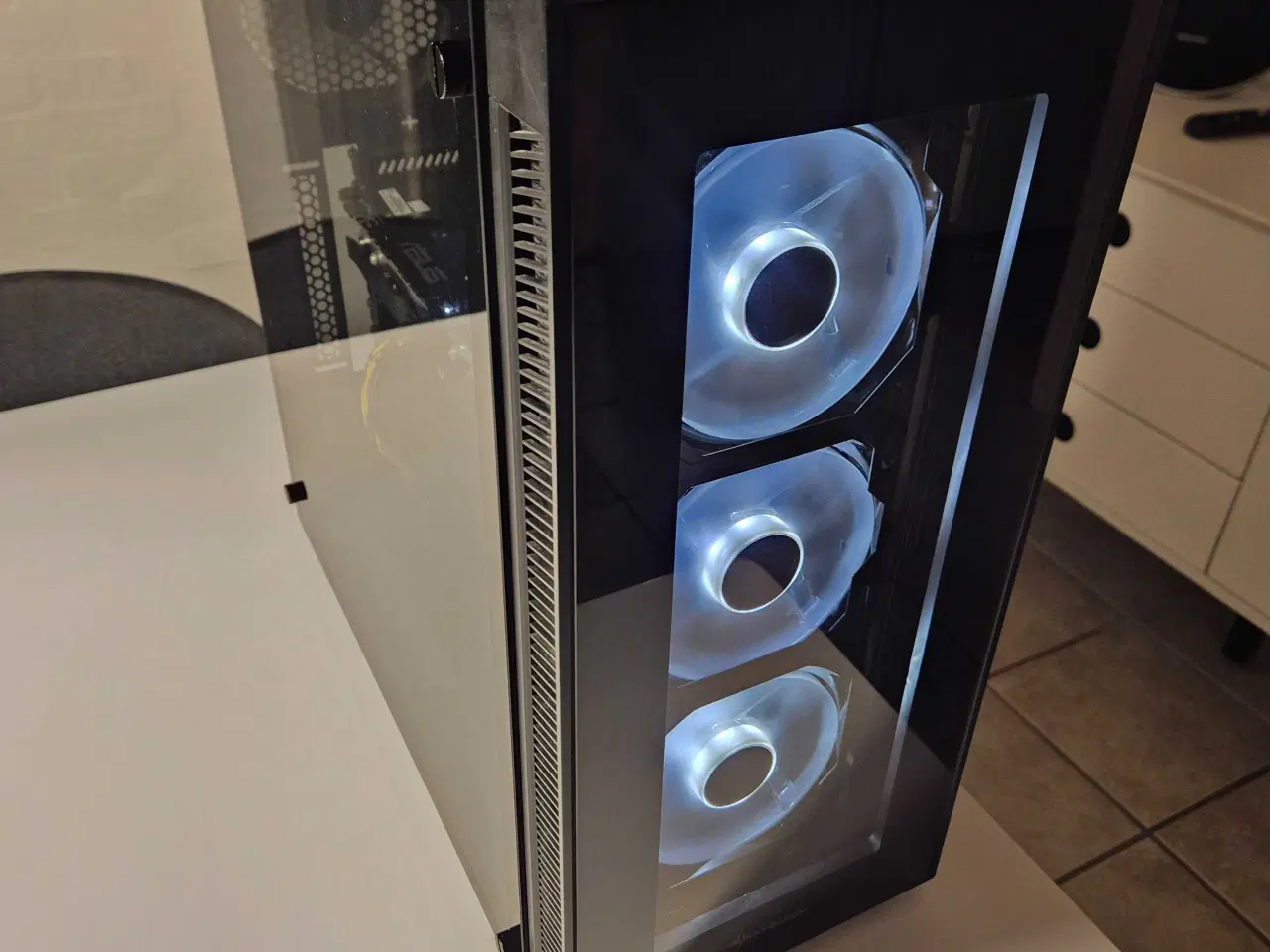 Billede 3 - Ryzen 5 Gaming PC med Skærm og Tilbehør