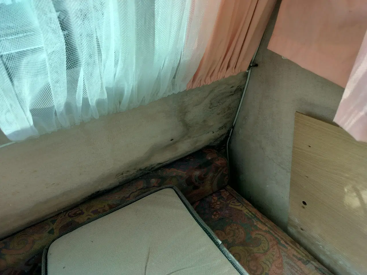 Billede 4 - Adria lille campingvogn, med fugt , nysynet 