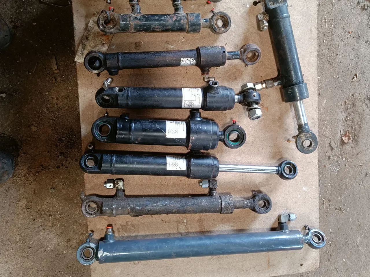 Billede 1 - 9 forskellige hydraulikcylindre