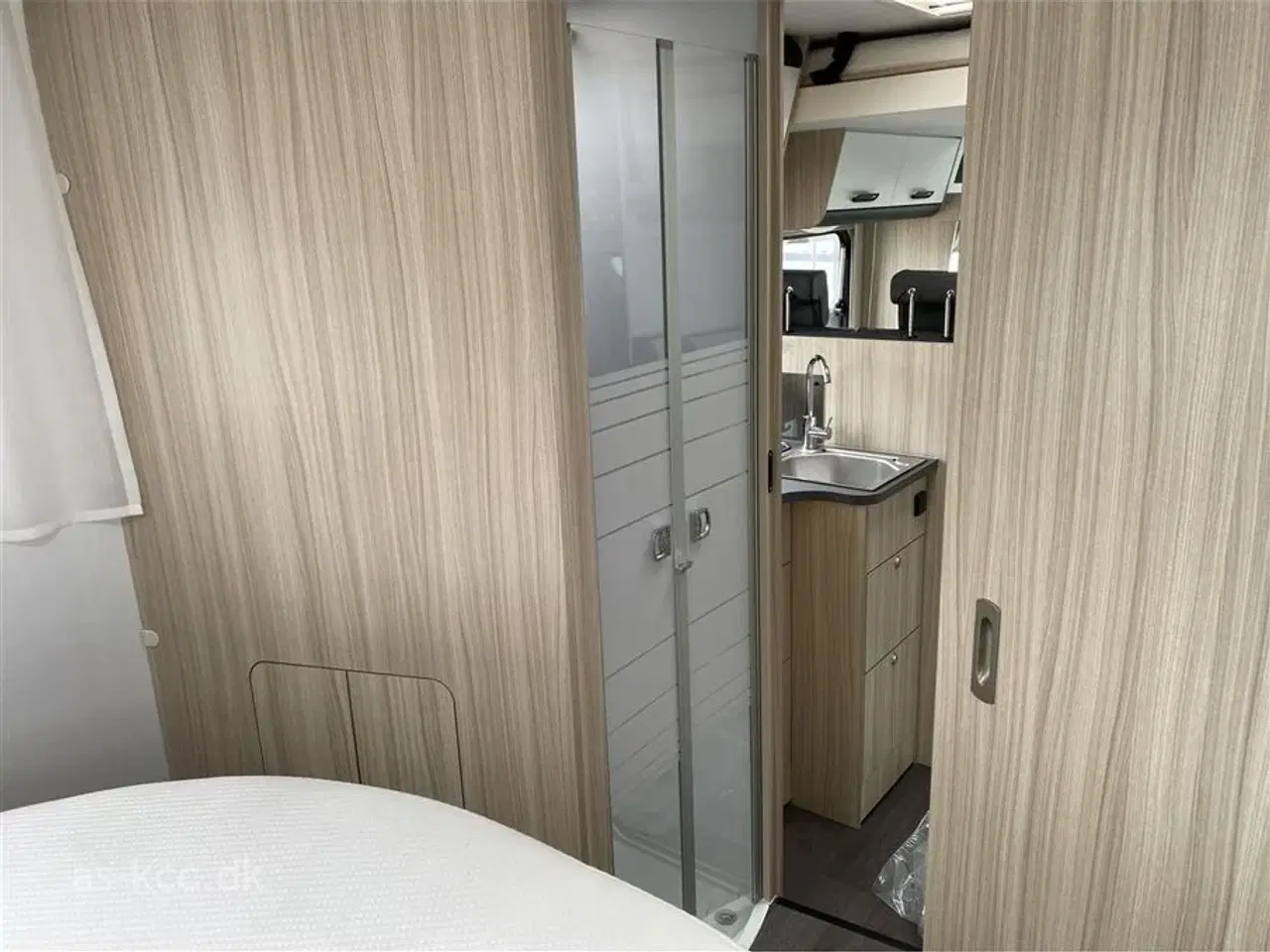 Billede 17 - 2024 - Sun Living S 75 SC   Sun Living S 75 SC automat gear og fritstående dobbelt seng.