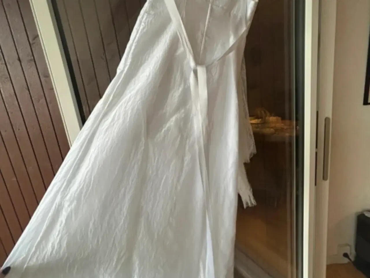 Billede 12 - Lilly konfirmationskjole 2005 Y2K