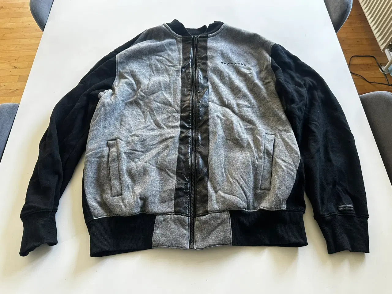 Billede 12 - T-shirts og lette trøjer - Adidas / Perry Ellis 