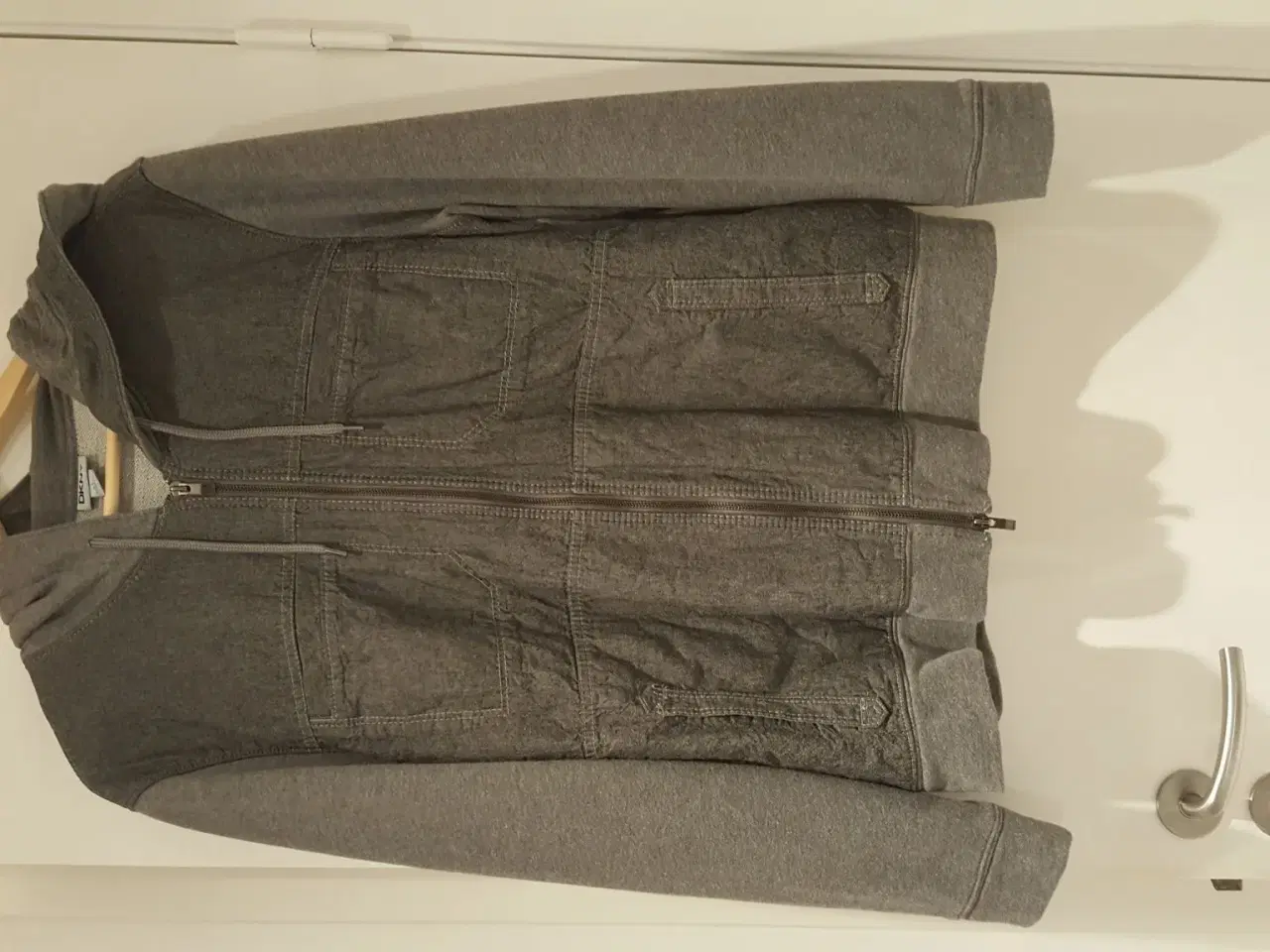 Billede 1 - DKNY Trøje til mænd i grå
