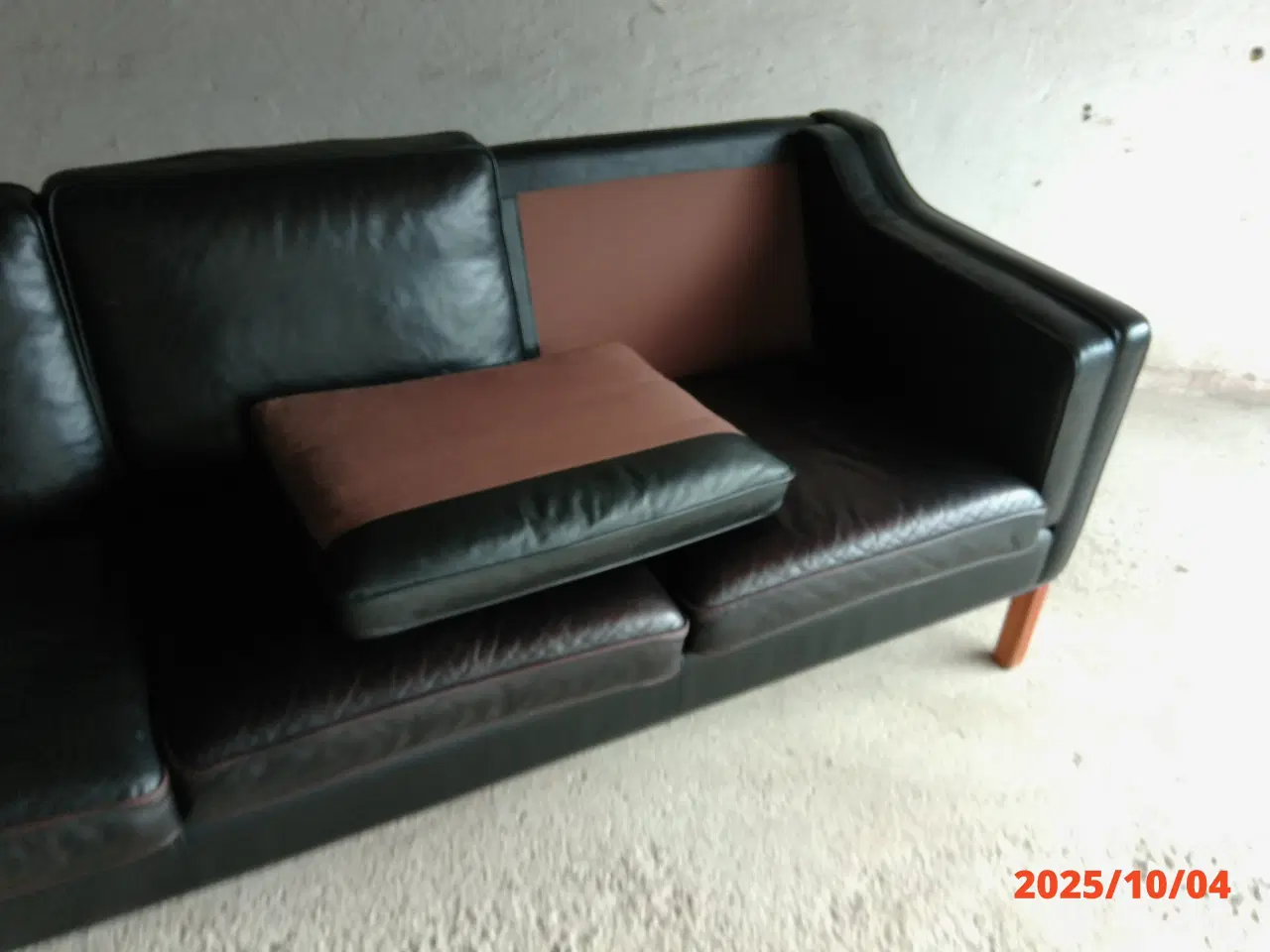 Billede 5 - Klasisk sort lædersofa