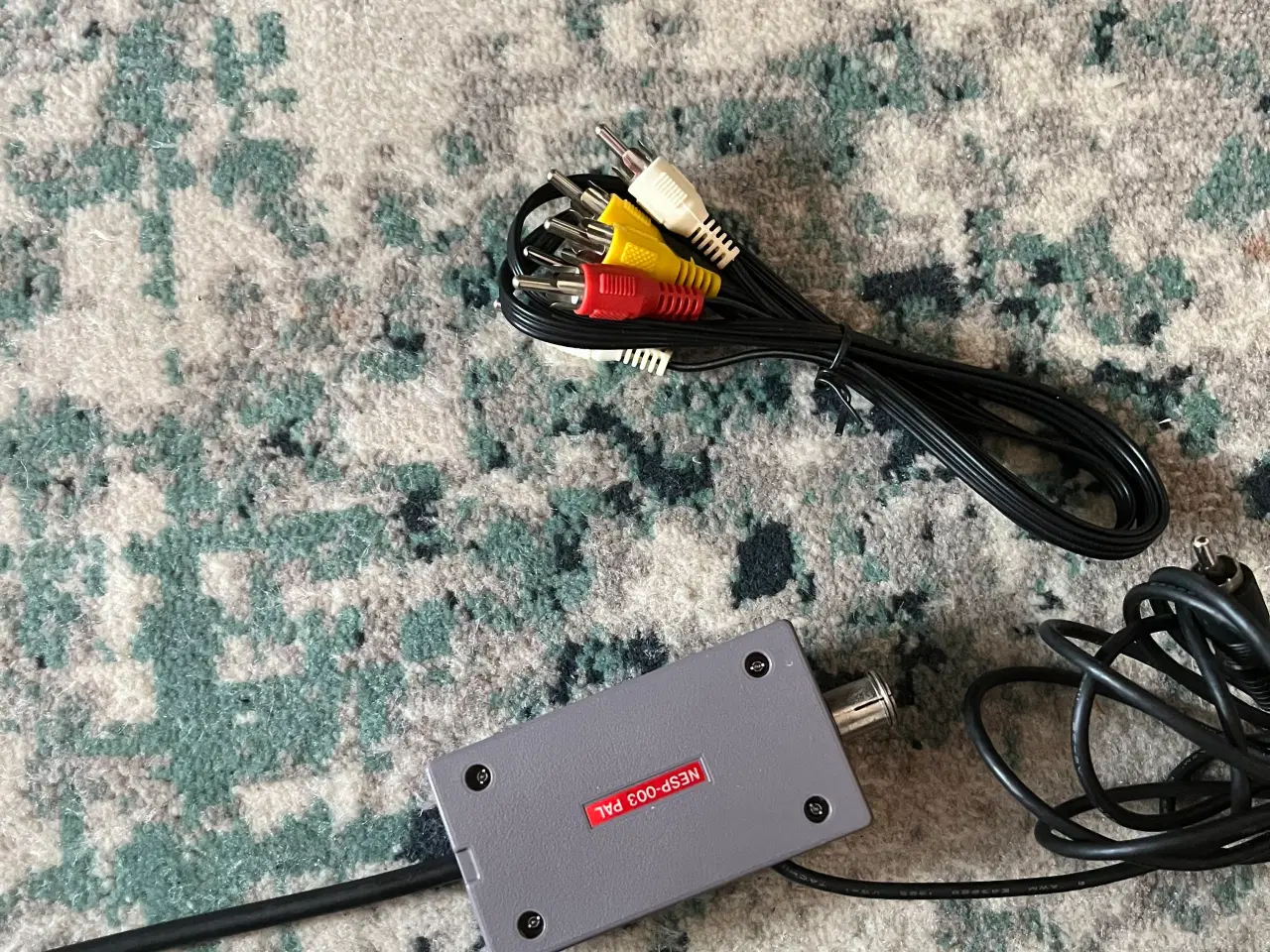 Billede 3 - Nintendo NES m. 3 Spil og 2 Controllere 