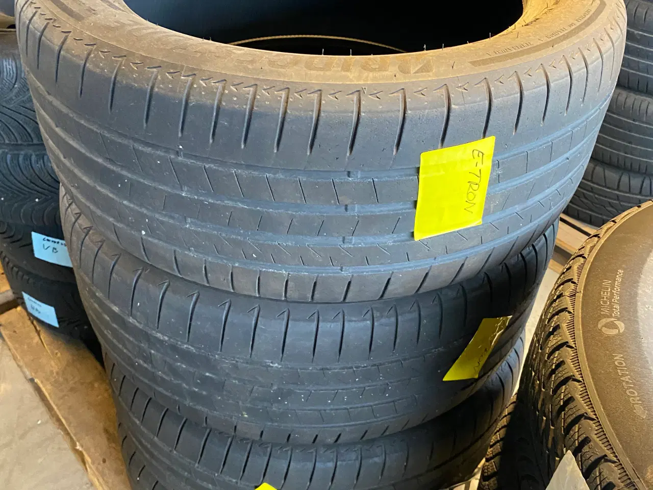 Billede 2 - Bridgestone sommerdæk 255/50 R20