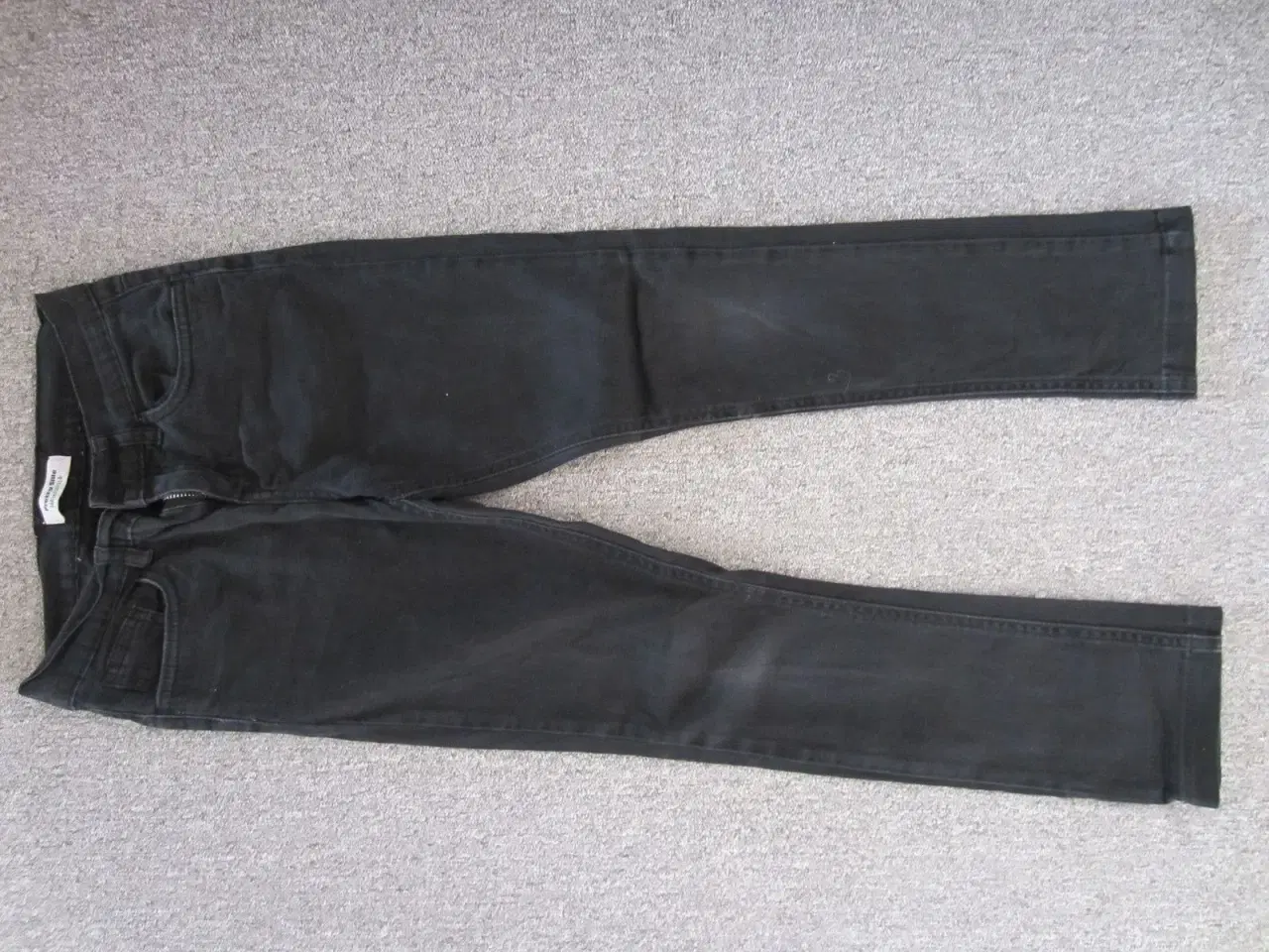 Billede 1 - Sorte lange bukser til pige i str. 146