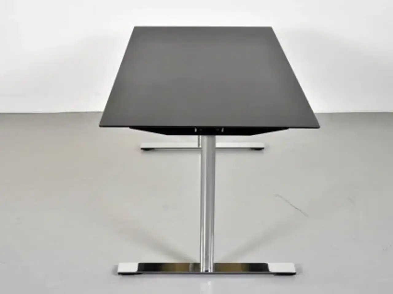 Billede 4 - Konference-/mødebord med sort plade og krom ben