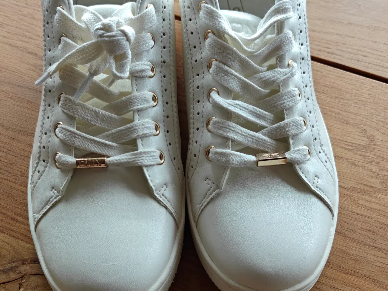 Billede 1 - Hvide/Rose Gold ONLY Sko (str. 39)