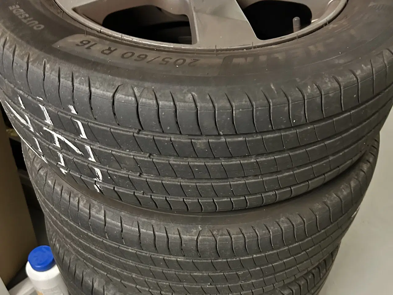 Billede 3 - Michelin sommerdæk 205/60 R16 på Dezent alufælge