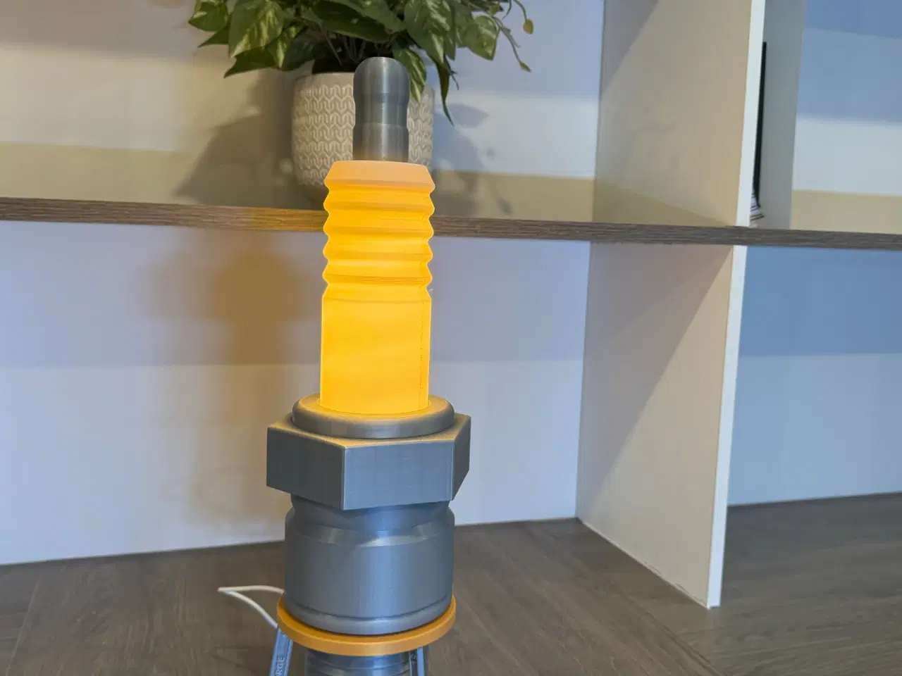 Billede 1 - Lampe udført som tændrør