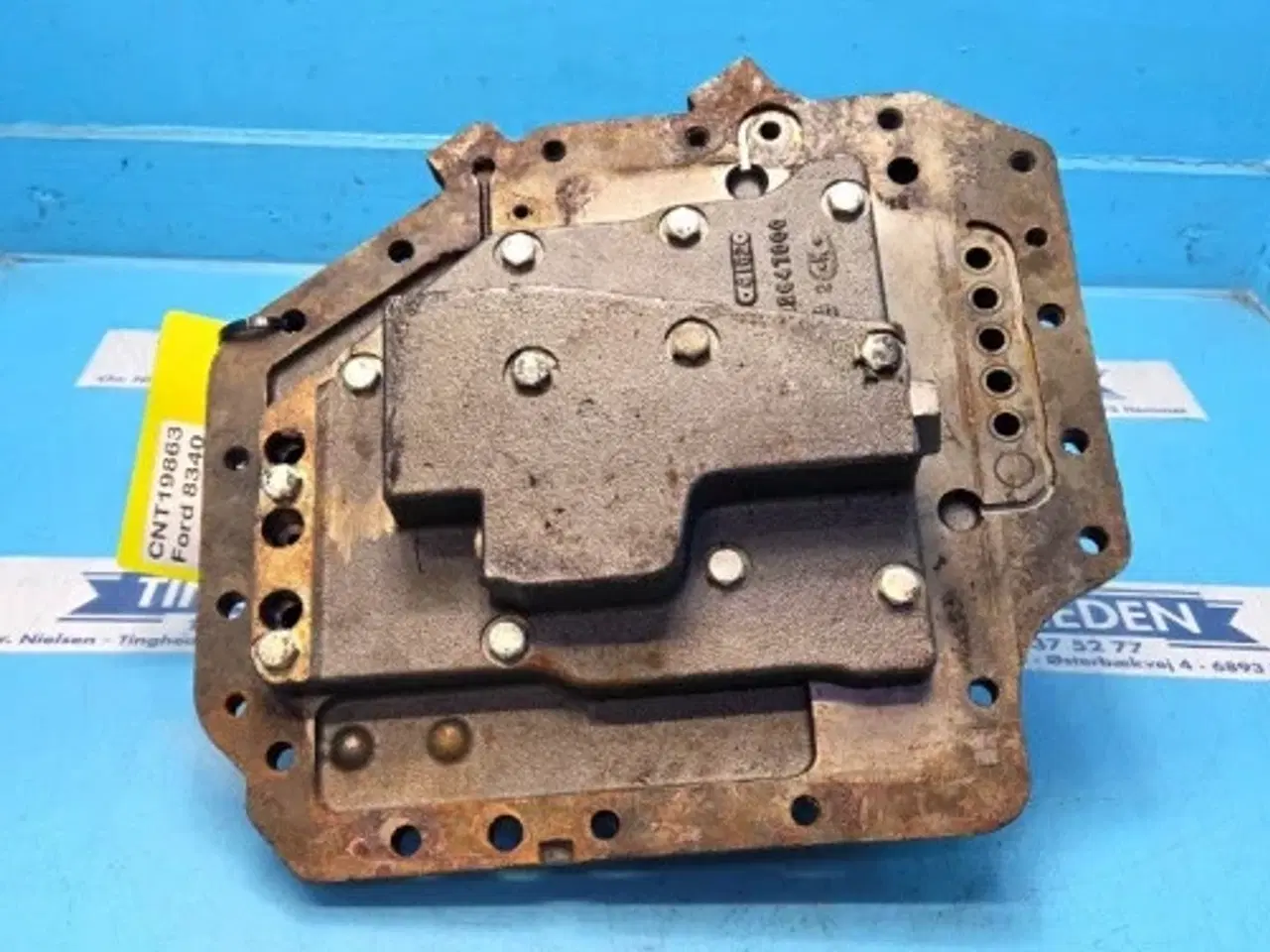 Billede 8 - Ford 8340 Dæksel F3NN7Z479