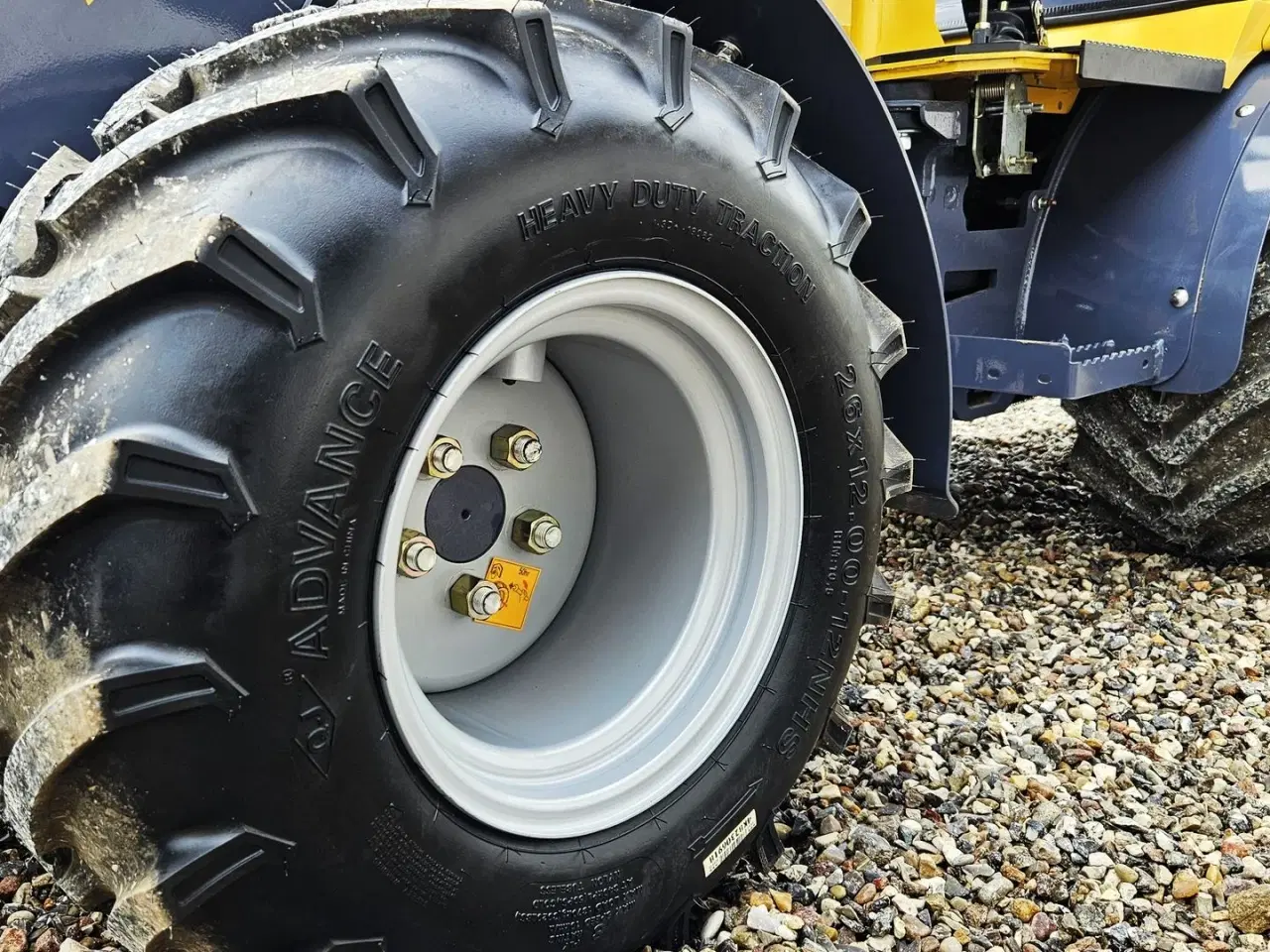 Billede 11 - Eurotrac W11 / fabriksny / skovl & gafler / Kubota motor