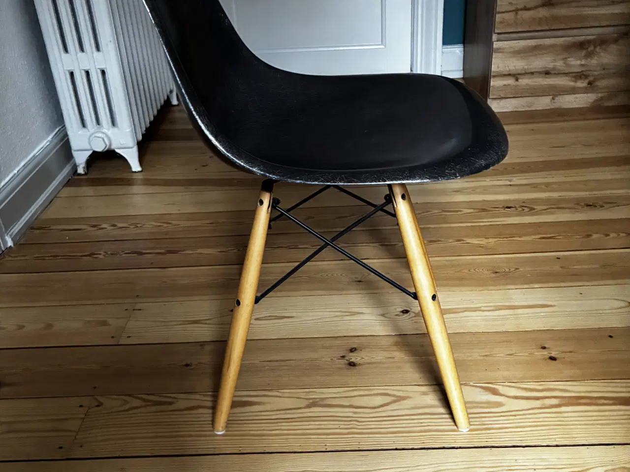 Billede 2 - Charles & Ray Eames Fiberglas Skalstole