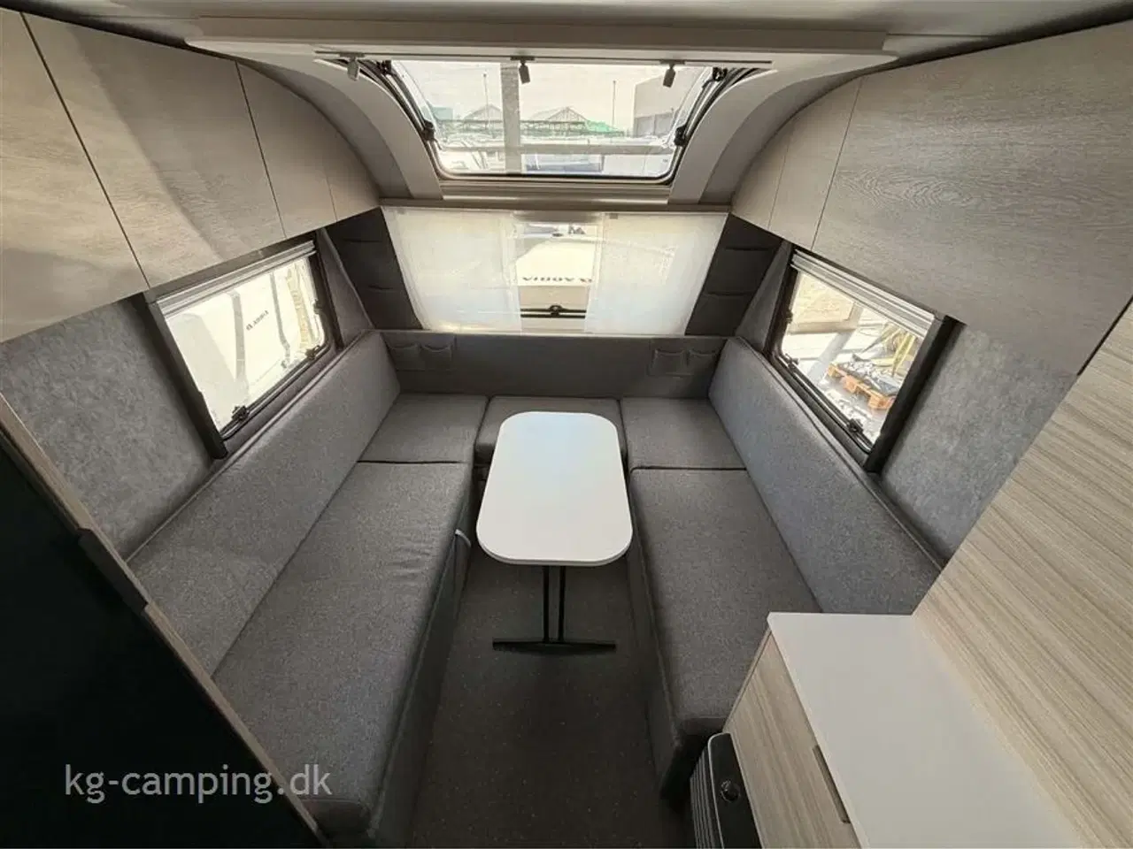 Billede 3 - 2026 - Adria Altea 362 LH   Adria Altea 362 LH - Klar til eventyr - Enkeltsenge - Stort 140L Køleskab