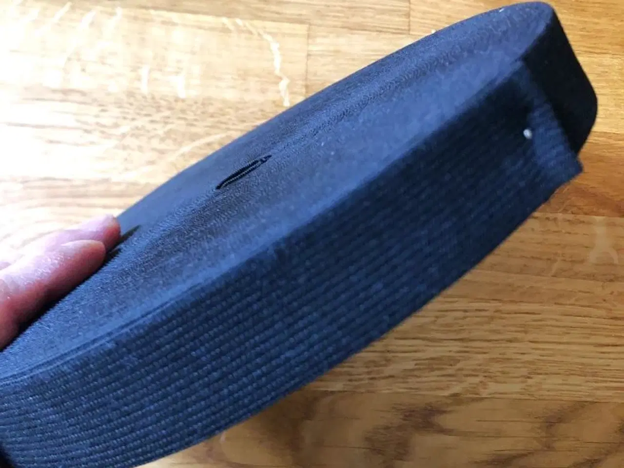 Billede 3 - Hel rulle med god, sort elastik