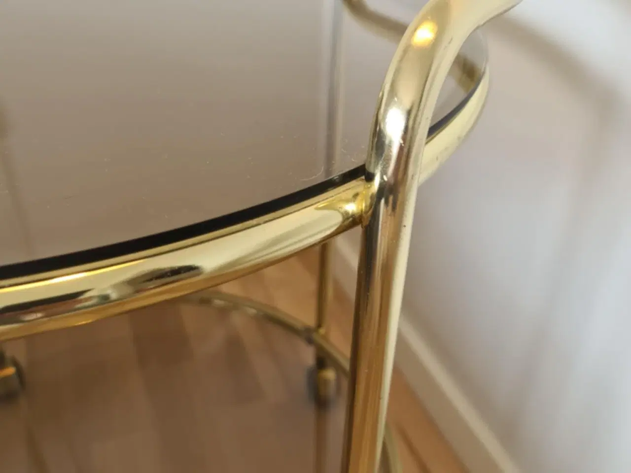 Billede 4 - Elegant retro barvogn i messing og røget glas