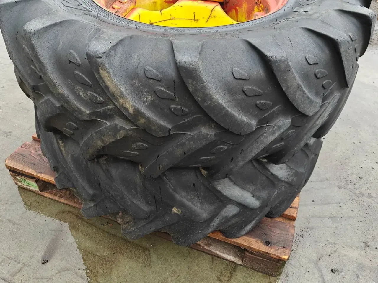 Billede 3 - Kléber 380/85R24 XXX