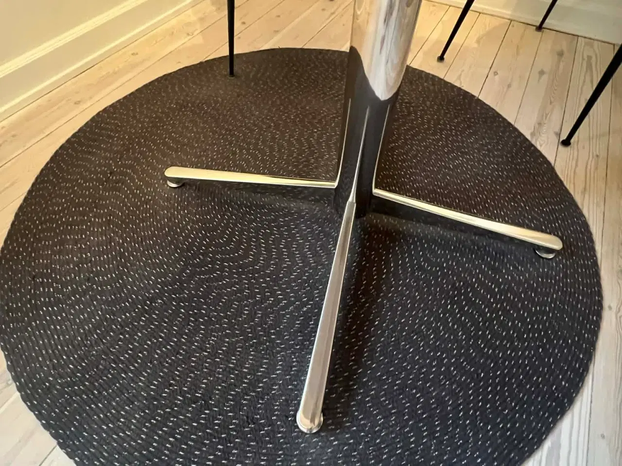 Billede 3 - Spisebord med ægte marmorplade og stel i rustfrit 