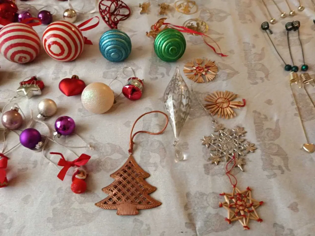 Billede 2 - 🎄 Stor julepakke (88 dele) m. Opbevaringskasse -