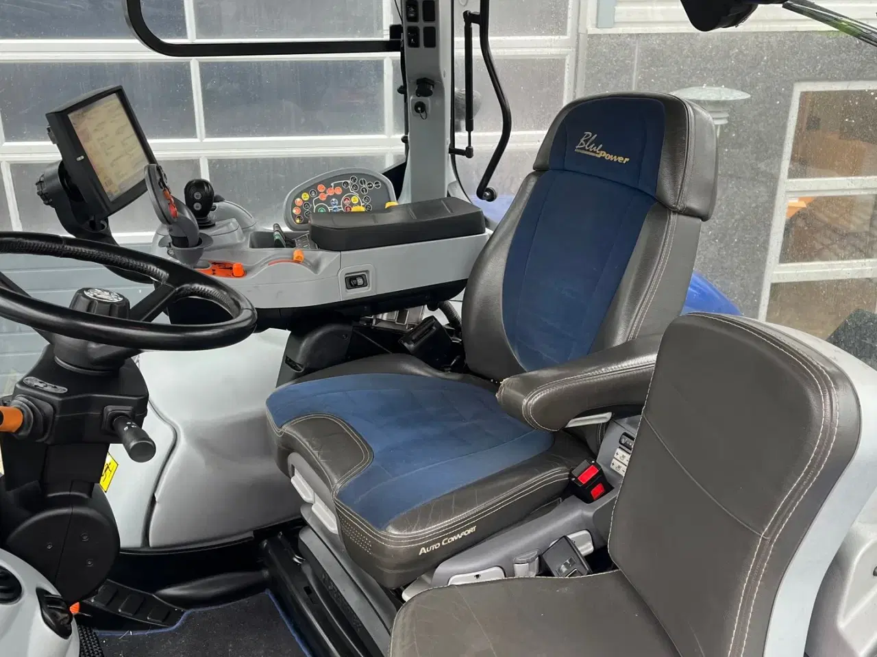 Billede 7 - New Holland T7.315 BluePower med frontlift og frontpto