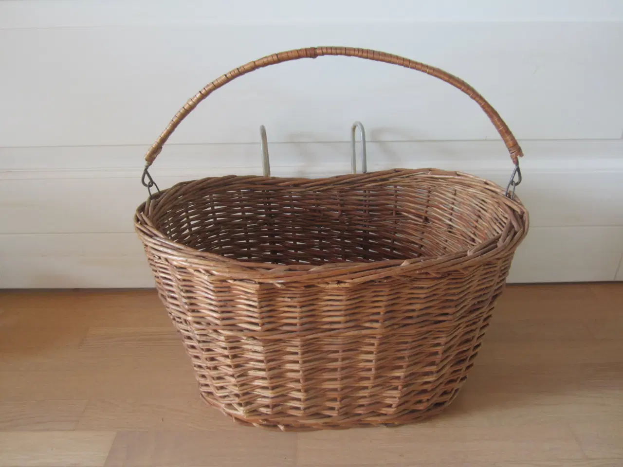 Billede 1 - Flot RETRO flet cykelkurv langde 41 cm