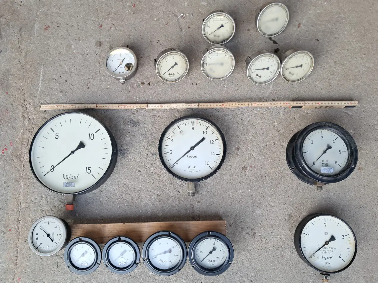 Billede 1 - Manometre - Ure til Trykmåling