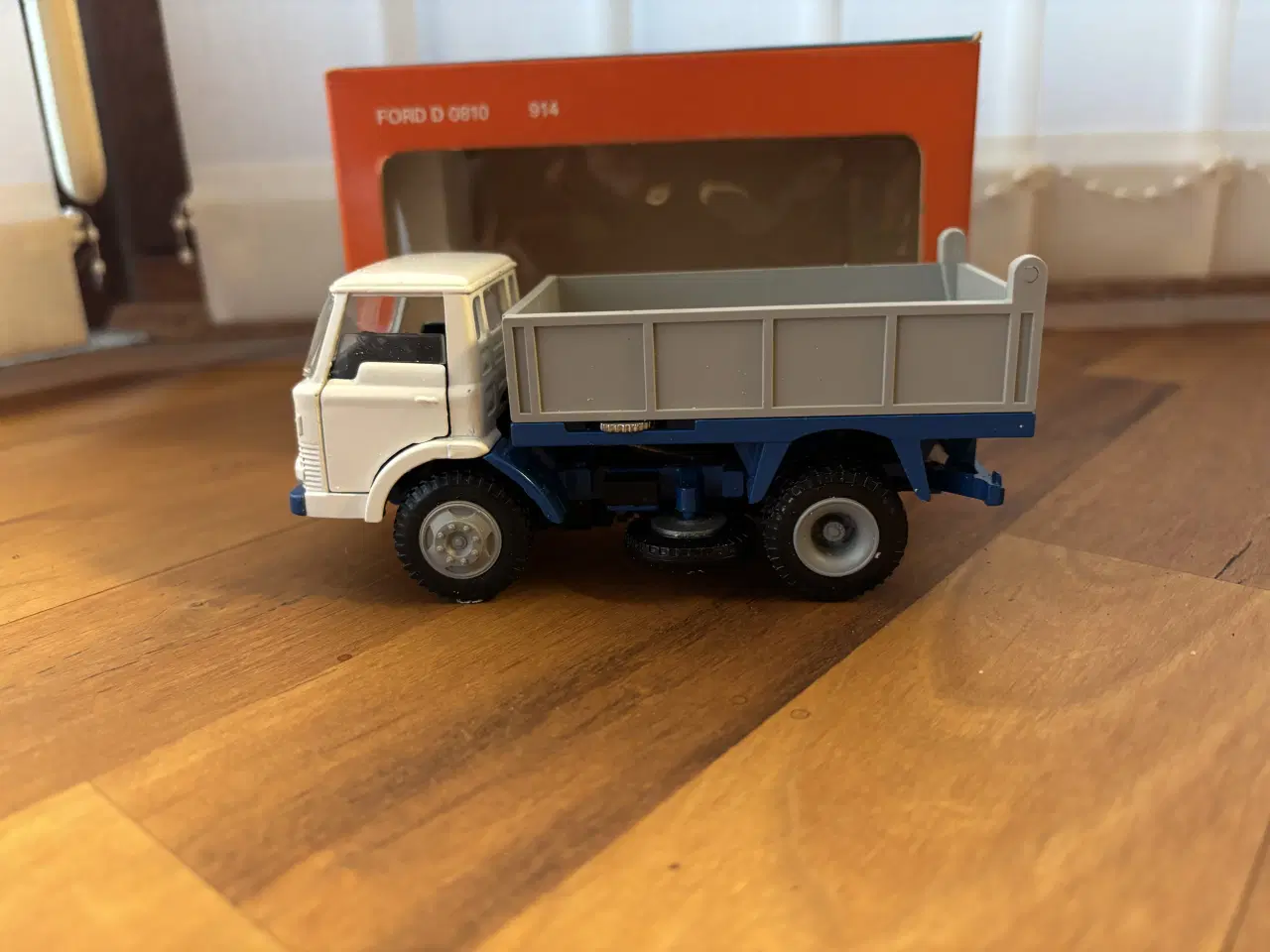 Billede 2 - Tekno Ford D-800