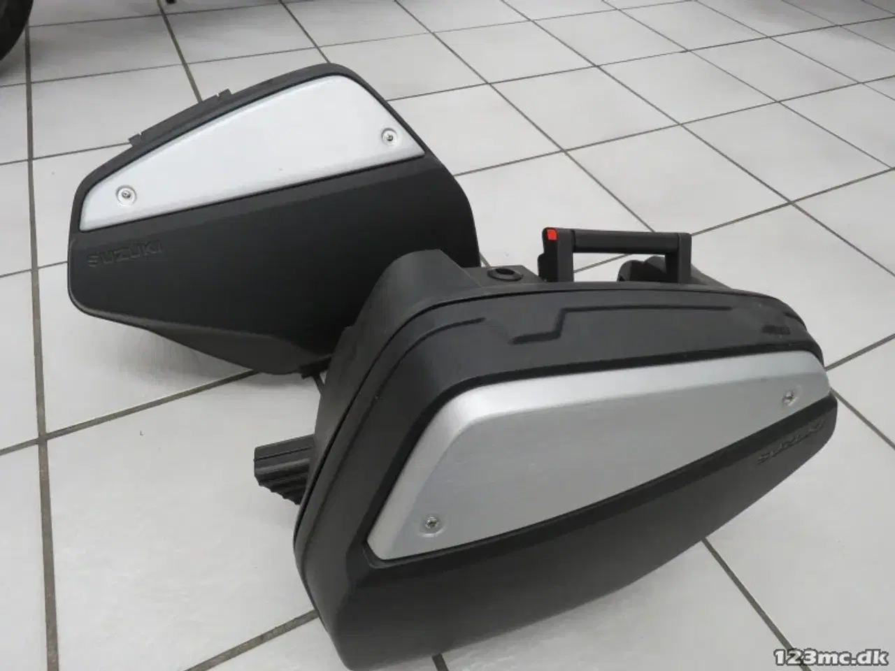Billede 1 - Sidetasker, original Suzuki DL1000 2014-2016.