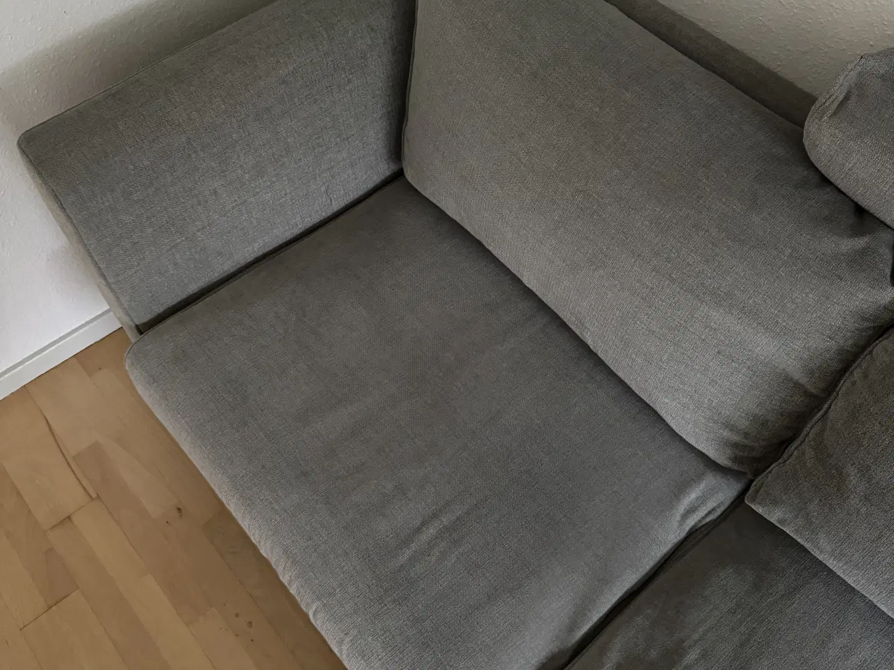 Billede 6 - Lækker blød grå sofa 