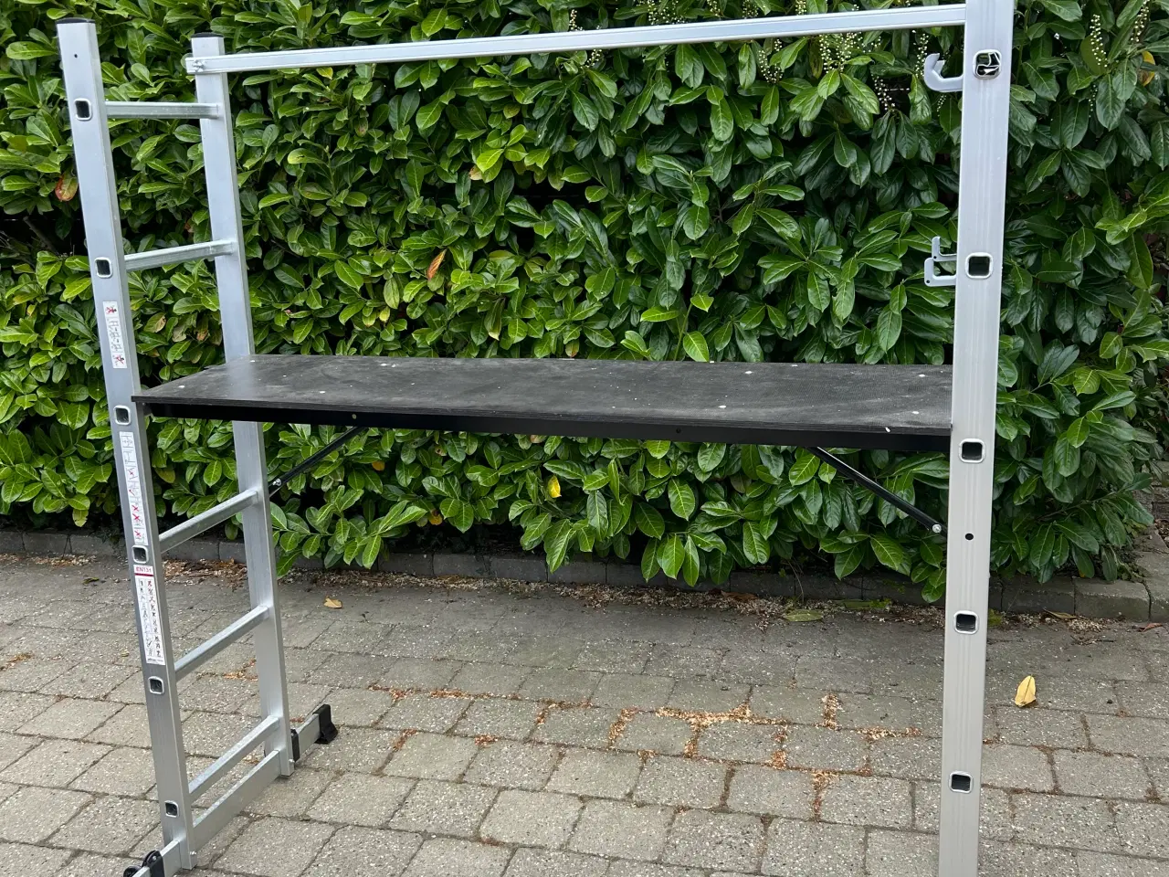 Billede 1 - Stillads – næsten som nyt – klar til brug