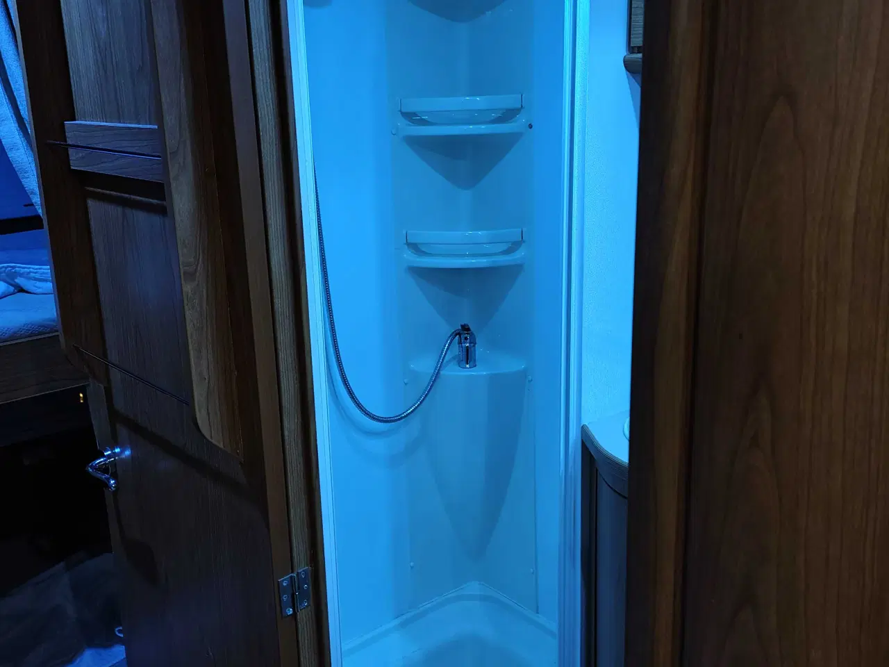 Billede 7 - Autocamper med køje, til den store familie.