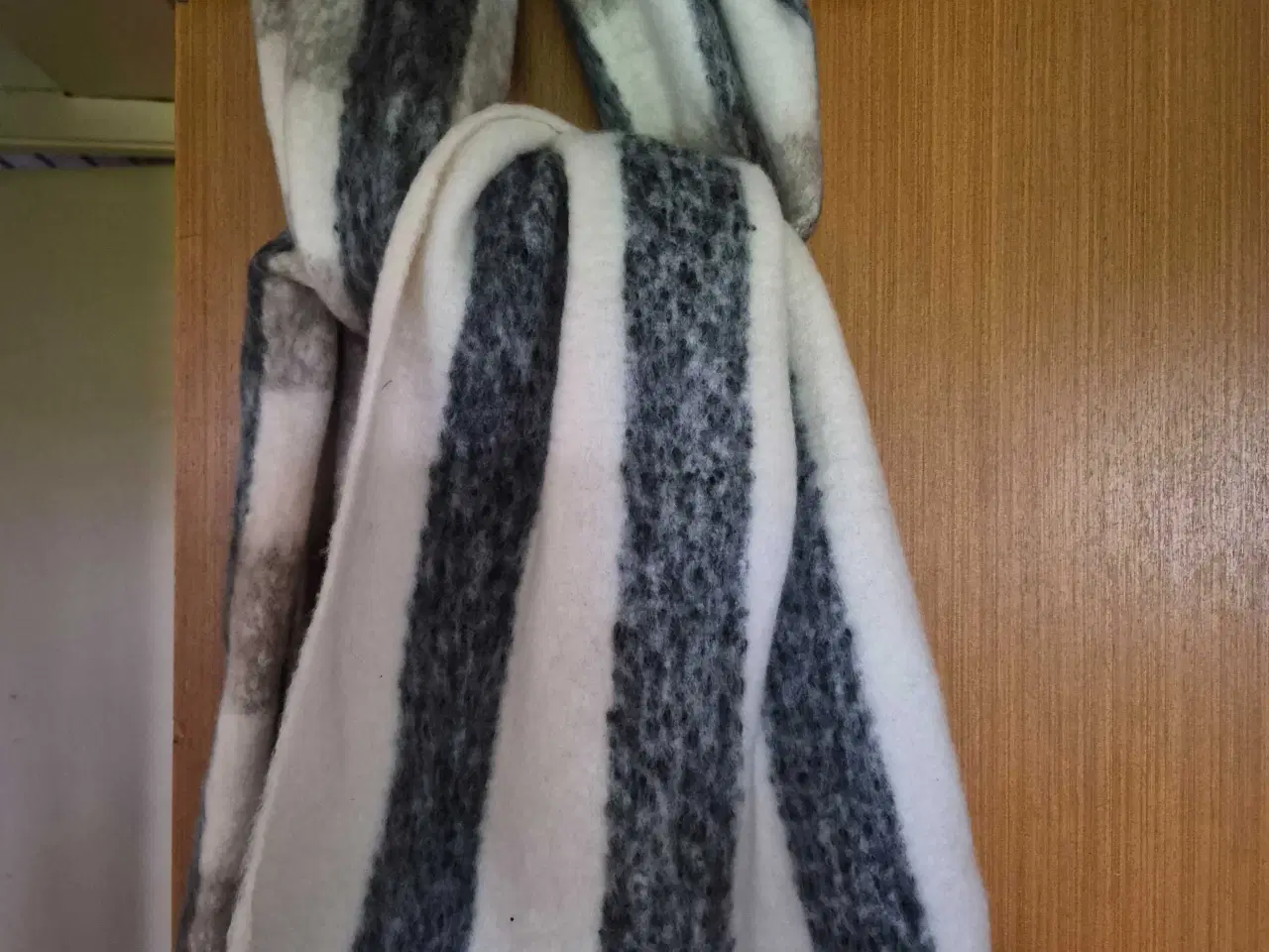 Billede 2 - Blødt halstørklæde 