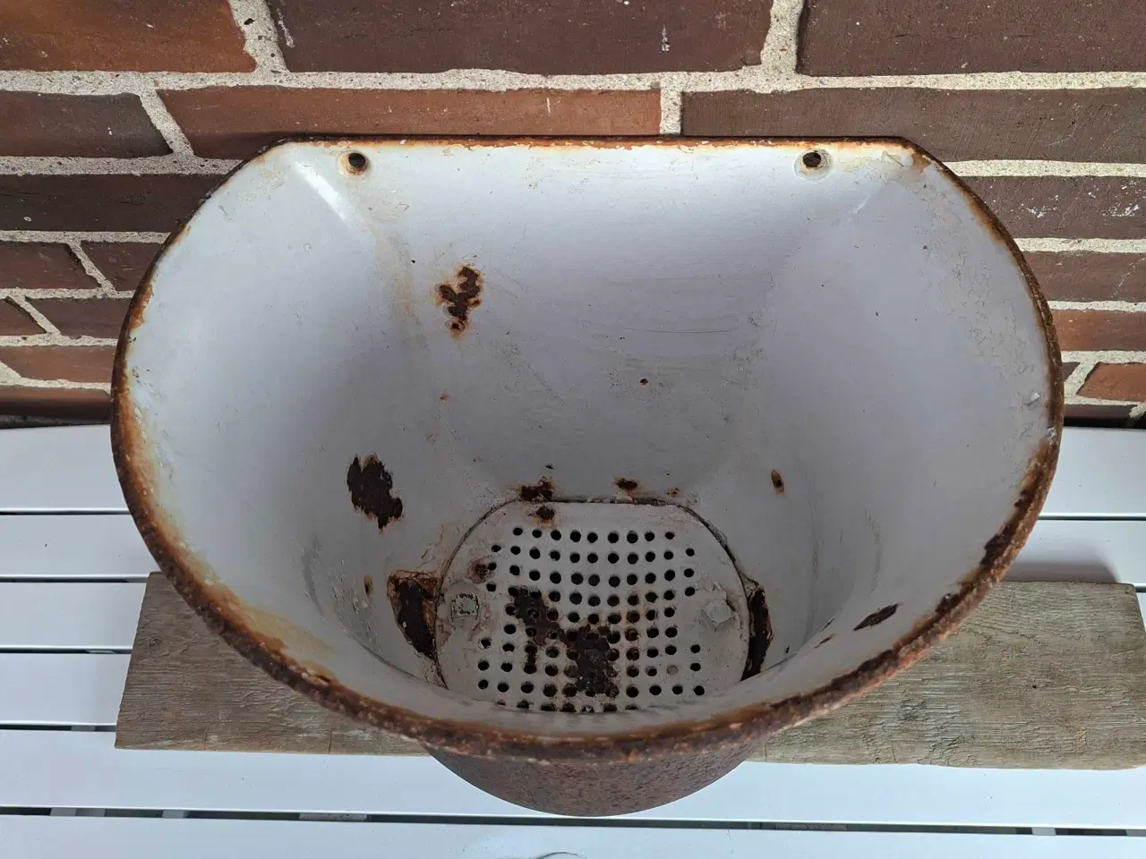 Billede 3 - Gammel metalvask med emalje