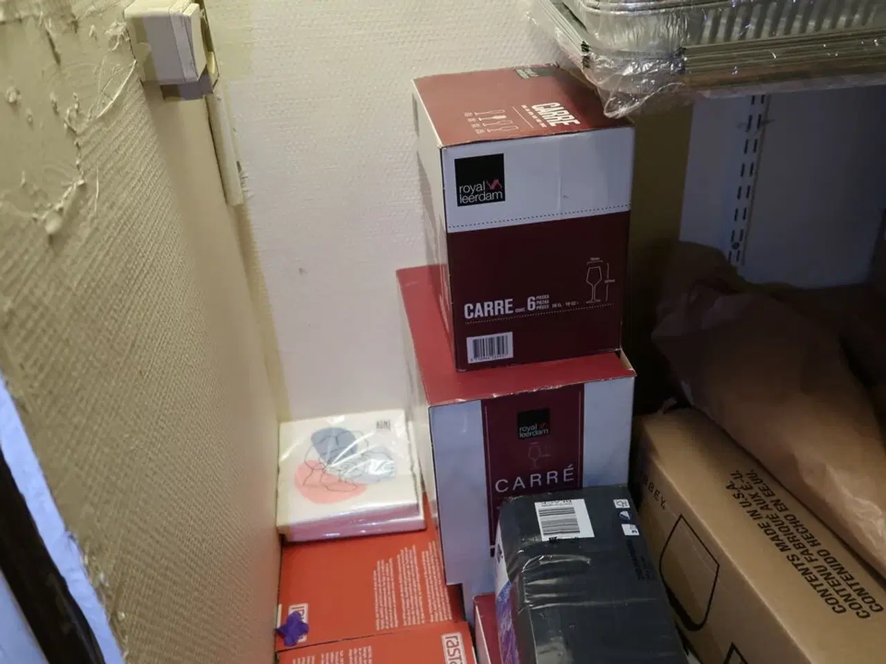 Billede 14 - Div. Engangsservice, vinglas, affaldsække, puder m.m.