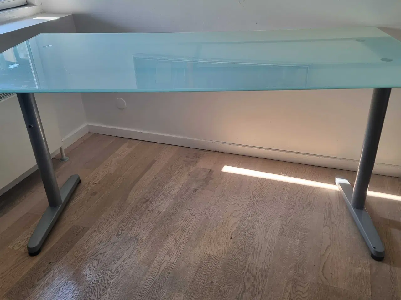 Billede 1 - Skrivebord med glasplade 