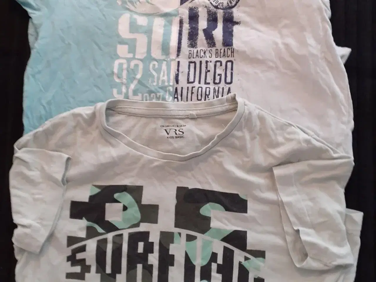 Billede 1 - 2 t-shirts, str. 134, kr. 20,00.