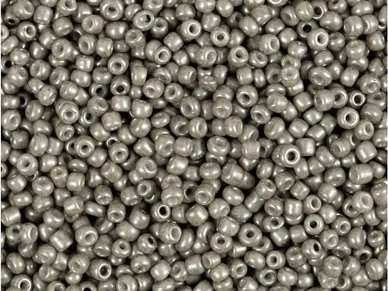 Billede 1 - Rocaiperler, diam. 1,7 mm, str. 15/0, hulstr. 0,5-0,8 mm, lys grå, 25g/ 1 pk.