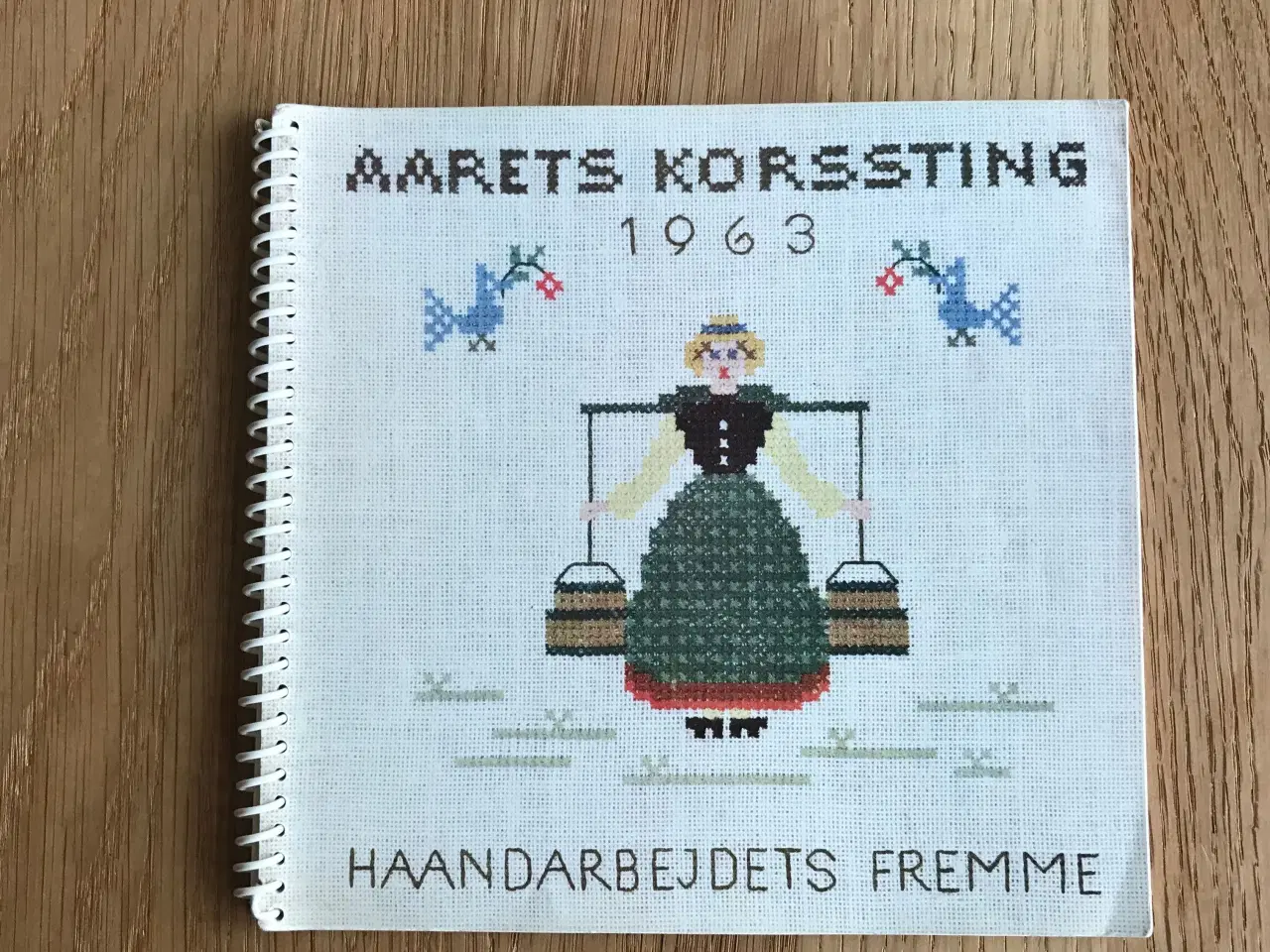 Billede 1 - Aarets Korssting 1963 - Haandarbejdets Fremme