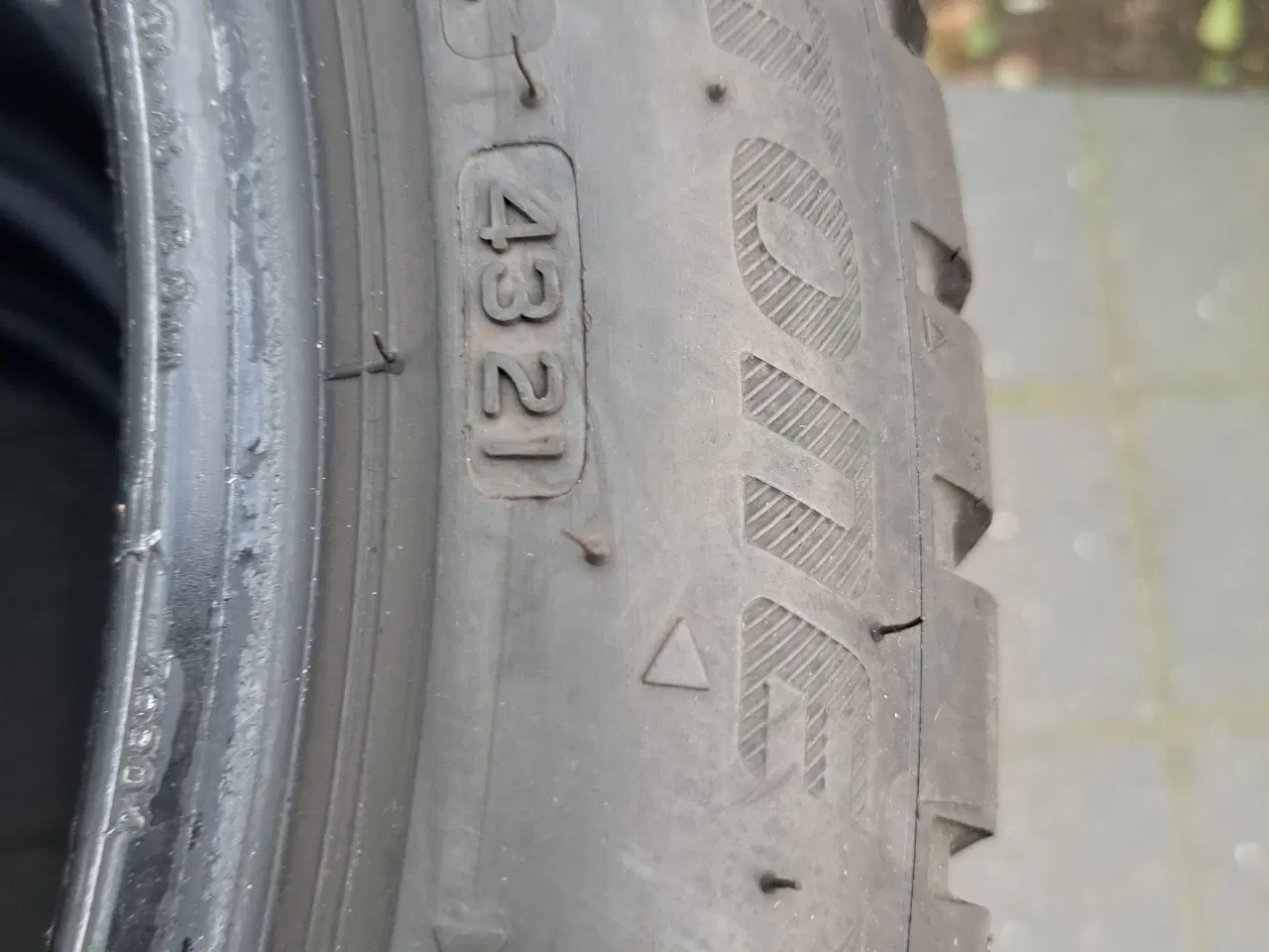 Billede 5 - Vinterdæk 225 45 18 Bridgestone 