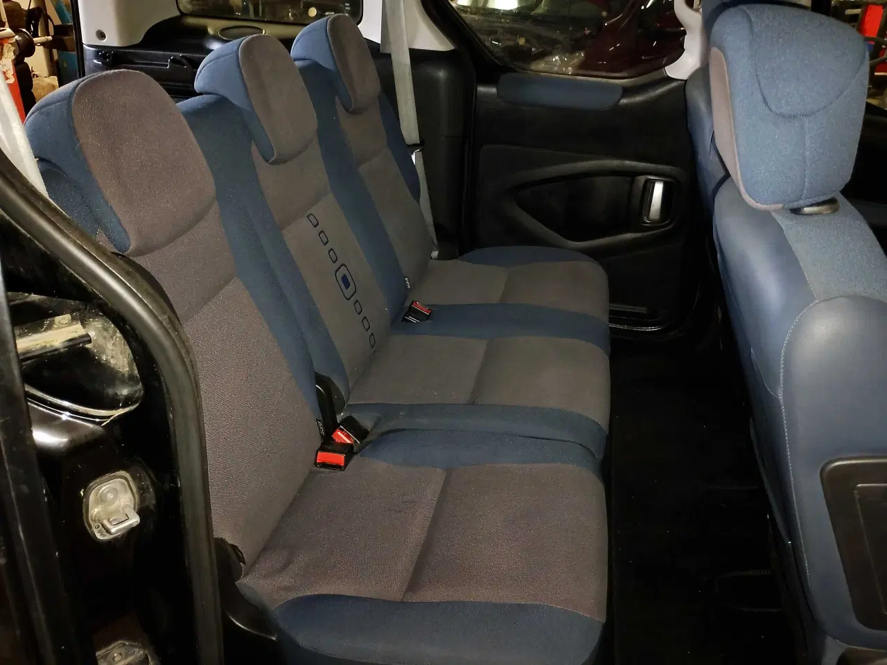 Billede 5 - Rummelig Familiebil