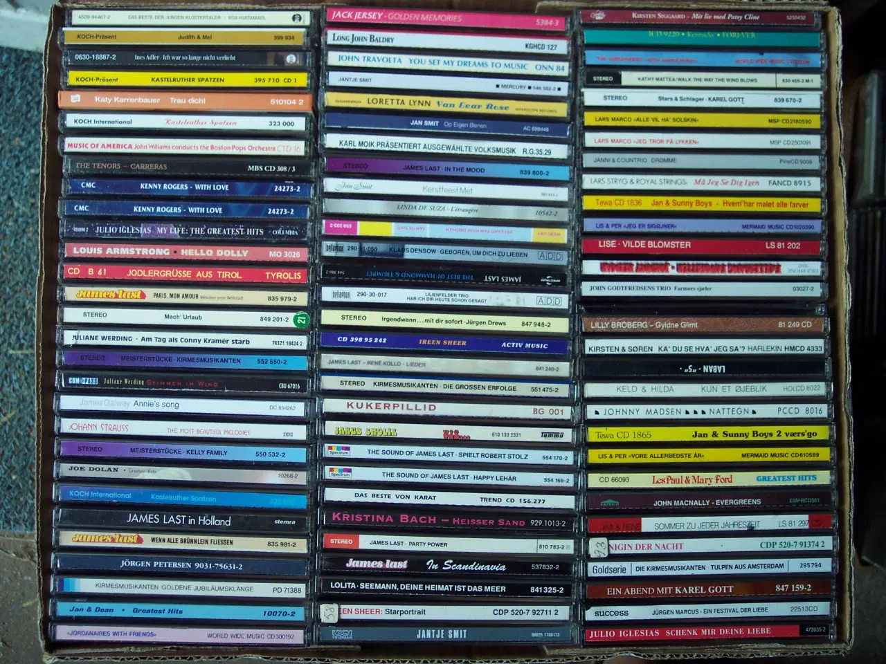 Billede 1 - 200 DANSKTOP CDer + andre genrer sælges stykvis…..