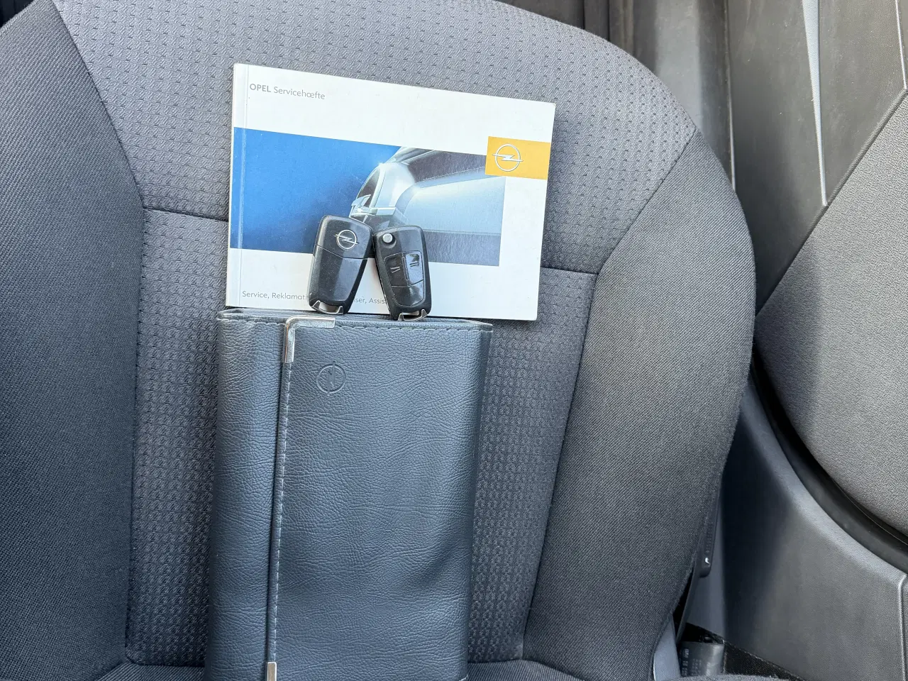 Billede 10 - Vedligeholdt Opel Vectra c 1.8 m. Træk