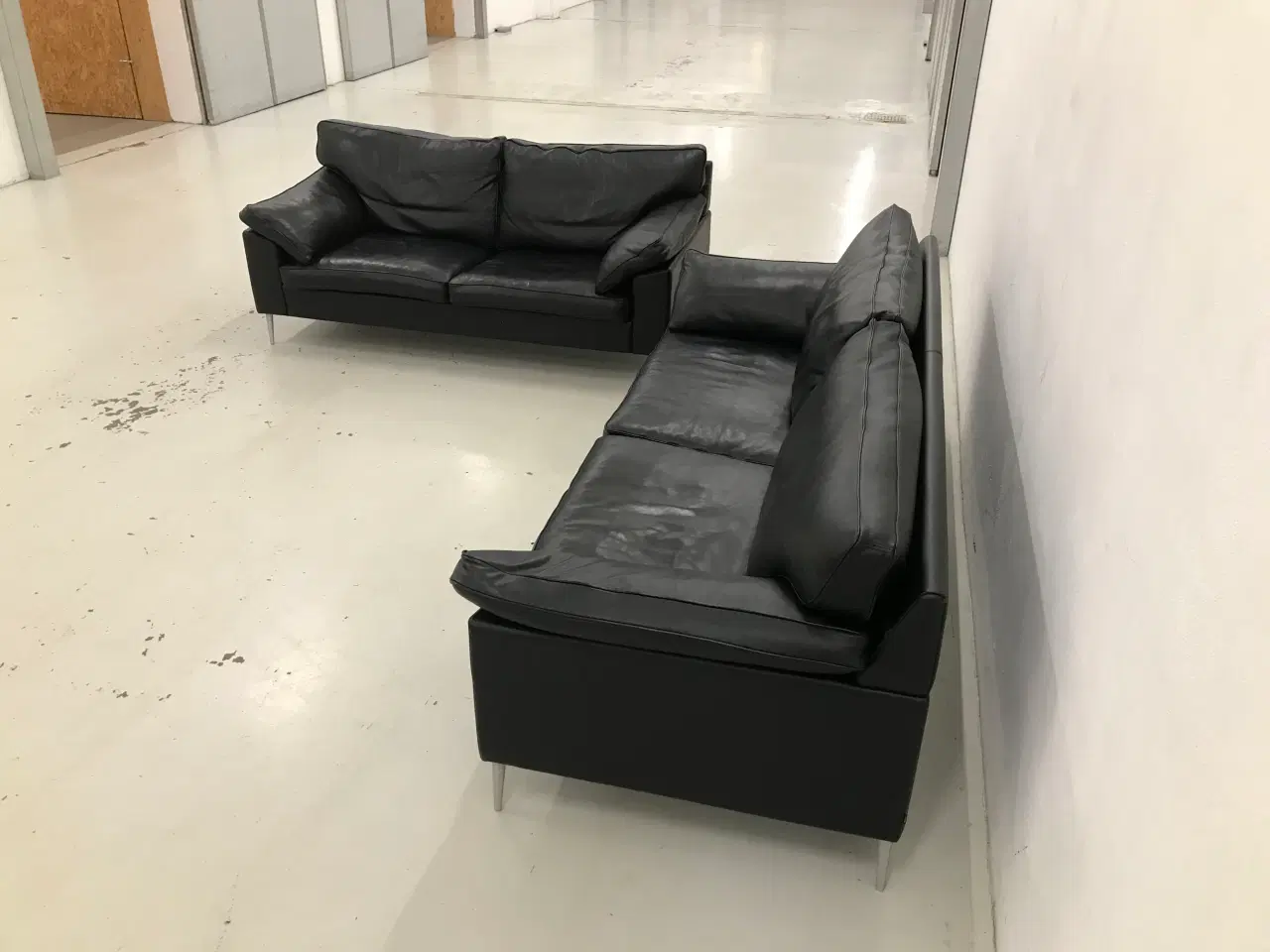 Billede 8 - Søren Lund SL329 2x3 Pers.Sofagruppe i sort læder.