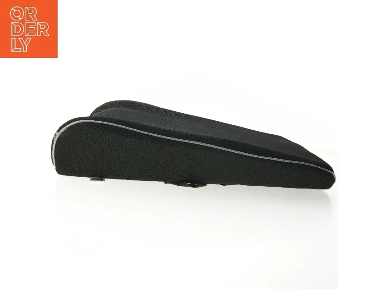 Billede 4 - Sort pude til lændestøtte fra Meradiso (str. 40x36 cm)