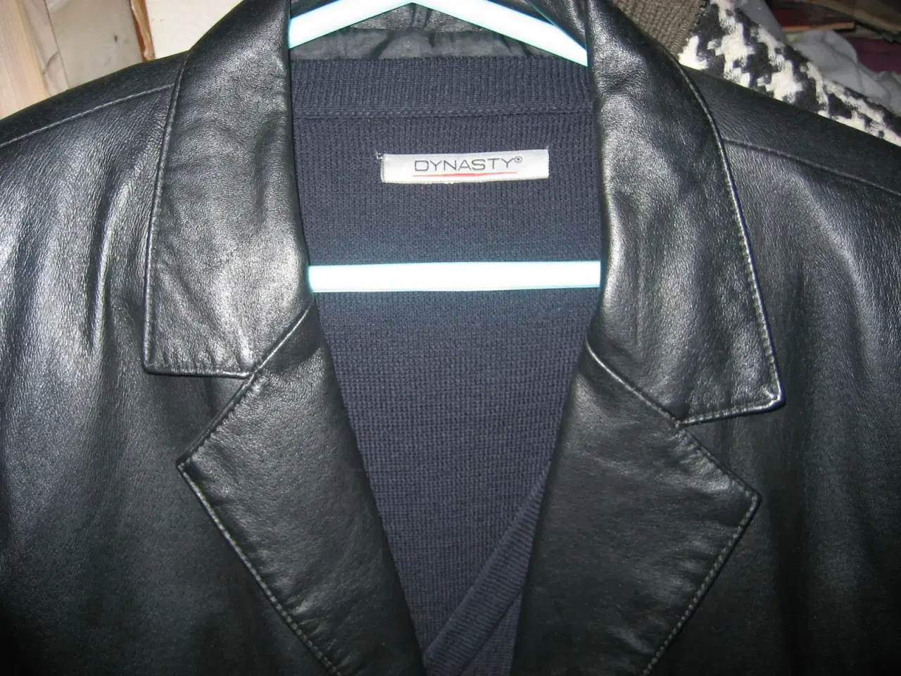 Billede 2 - sort læder habit jakke str 52   