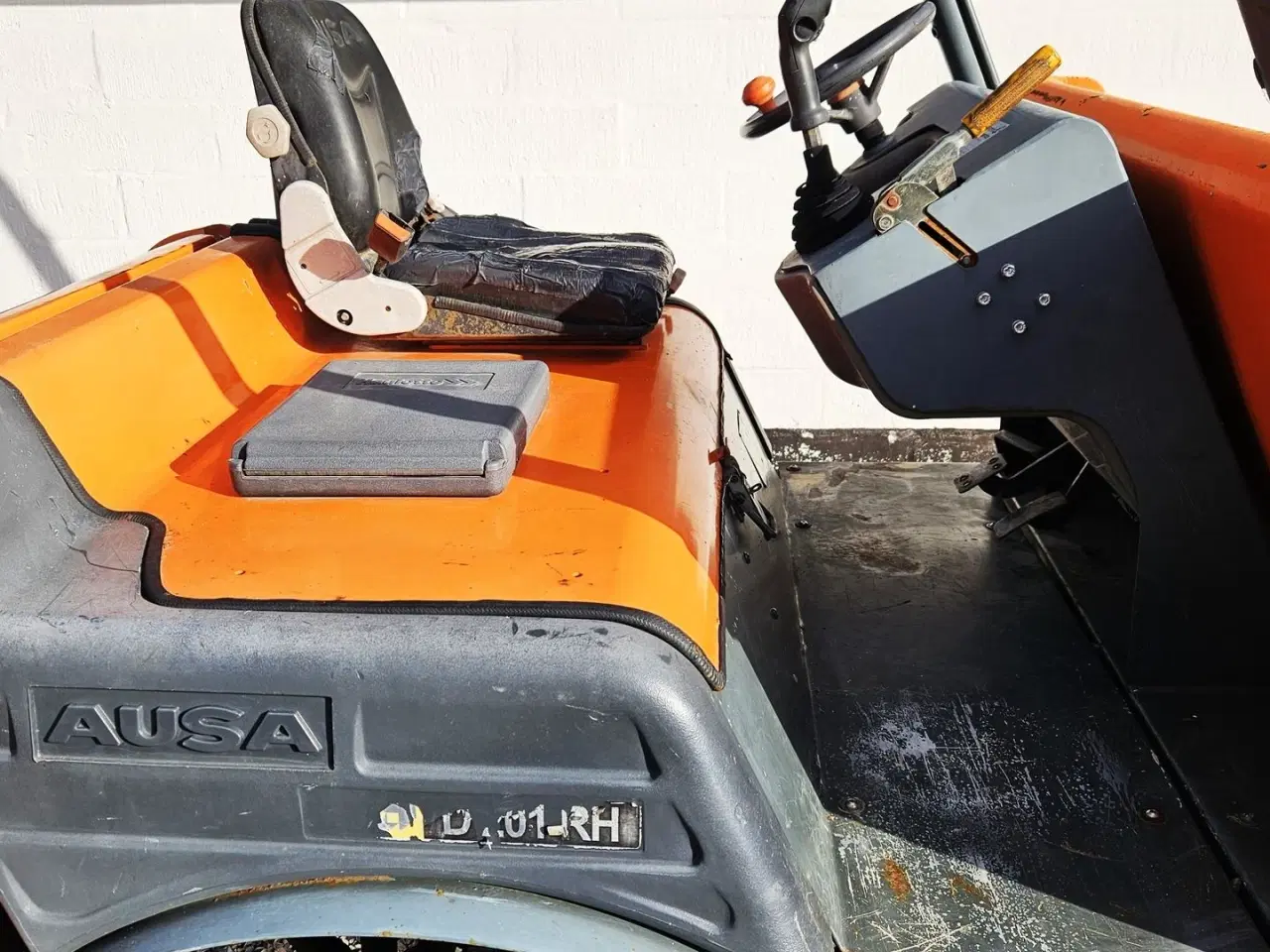 Billede 18 - Ausa D 201 RH / 1300 timer / 2 tons lasteevne / velholdt