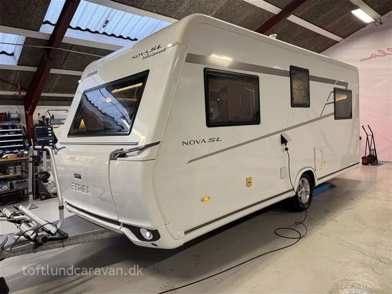 Billede 10 - Hymer Eriba Nova 495 SL LUKSUSVOGN, Enkeltsenge.