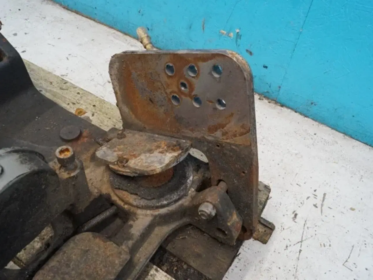 Billede 7 - Valtra T213 Forbro / Affjedring 