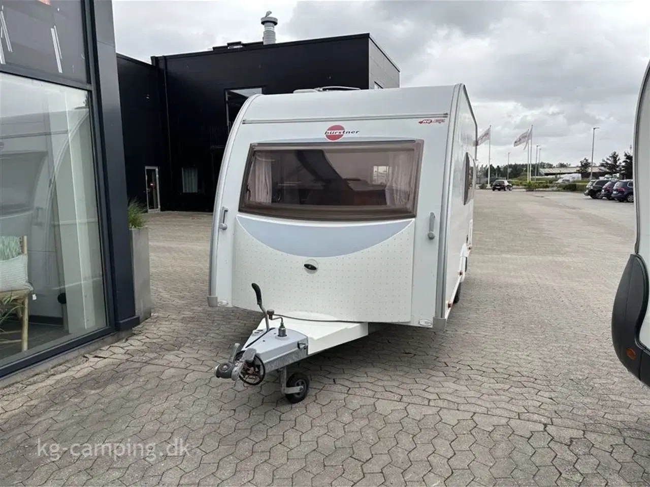 Billede 2 - 2006 - Bürstner Flipper 400   Let rejsevogn med dobbeltseng. Sælges synet og gastestet, klar til nye ejere.